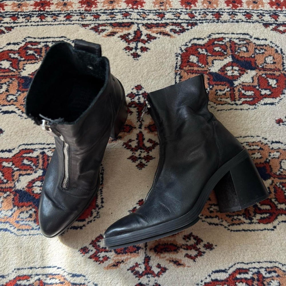 Zara Front Zip Heeled Boots - Picture 4 of 5